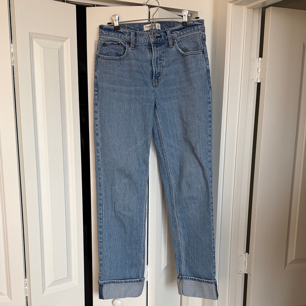 Abercrombie & Fitch the 90s straight mid rise Jean (size 27)